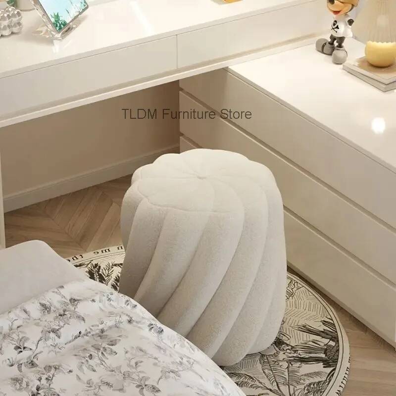 Lamb Wool Pleated Round Stool  - Home Barcelona 评论和价格